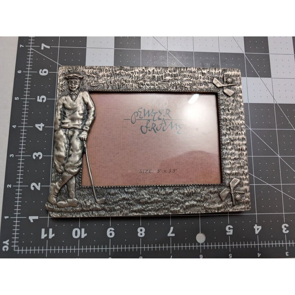 Pewter Frames Golfter on Grass pewter frame 5 x 3.5 table top style Taiwan Made
